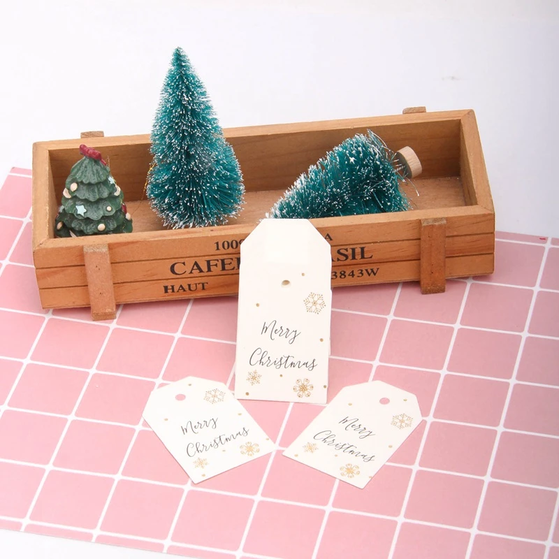 Merry Christmas A 50 шт. DIY крафт-бирки Счастливого Рождества этикетки Подарочная Оберточная Бумага бирки Санта-Клаус бумажные открытки товары для рождественской вечеринки - Цвет: Merry Christmas A
