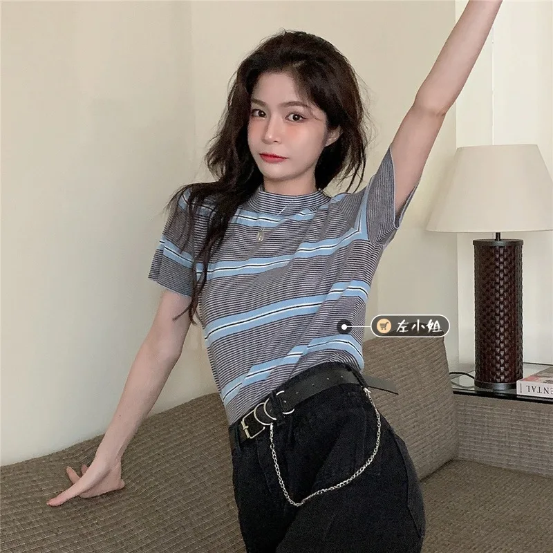 

Полосатые трикотажные футболки с коротким рукавом для женщин, в Корейском стиле; Сезон лето; Повседневная Стиль ворот в форме "о", Ins Hipster женс...