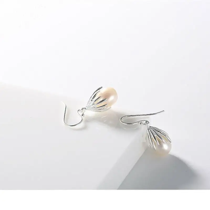 Супер красивые серьги-капельки из серебра 925 пробы с пресноводным жемчугом |