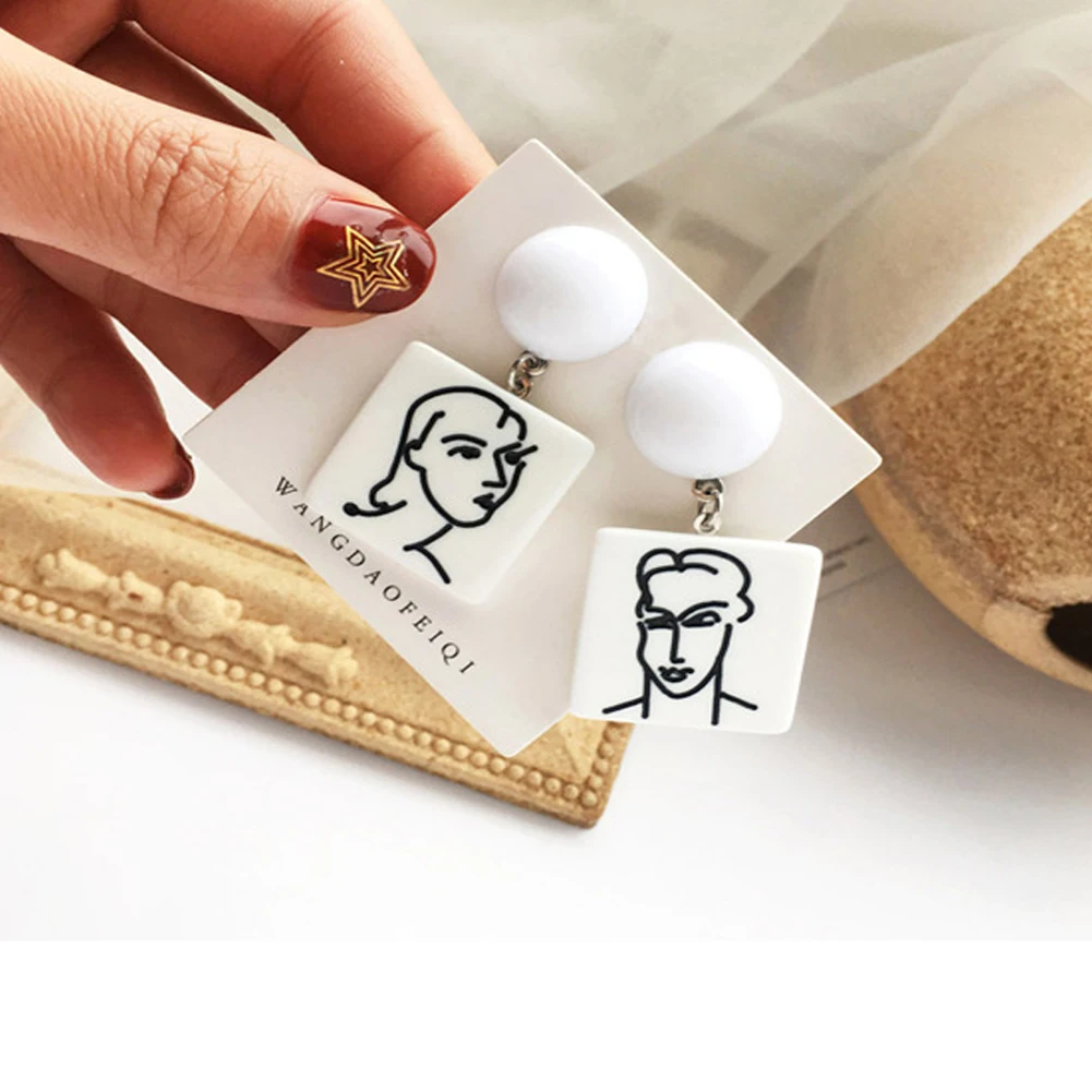 Модные женские акриловые ассиметричные серьги гвоздики с абстрактным лицом