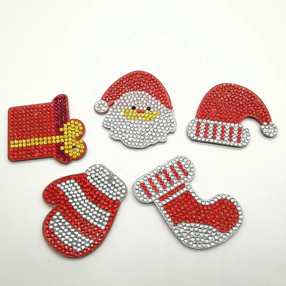 Брелок для ключей EverShine алмазная вышивка с Санта Клаусом Рождественский