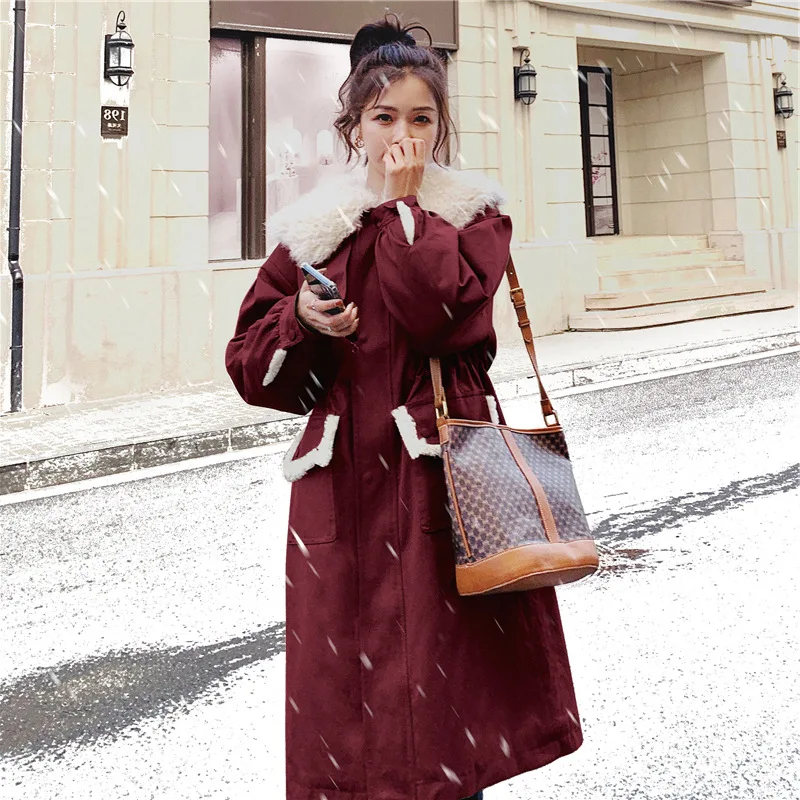 The  Winter Thickened Plush Pie Overcomes The  of Women's Rabbit Hair Inner Liner and Long Red Cotton Coat