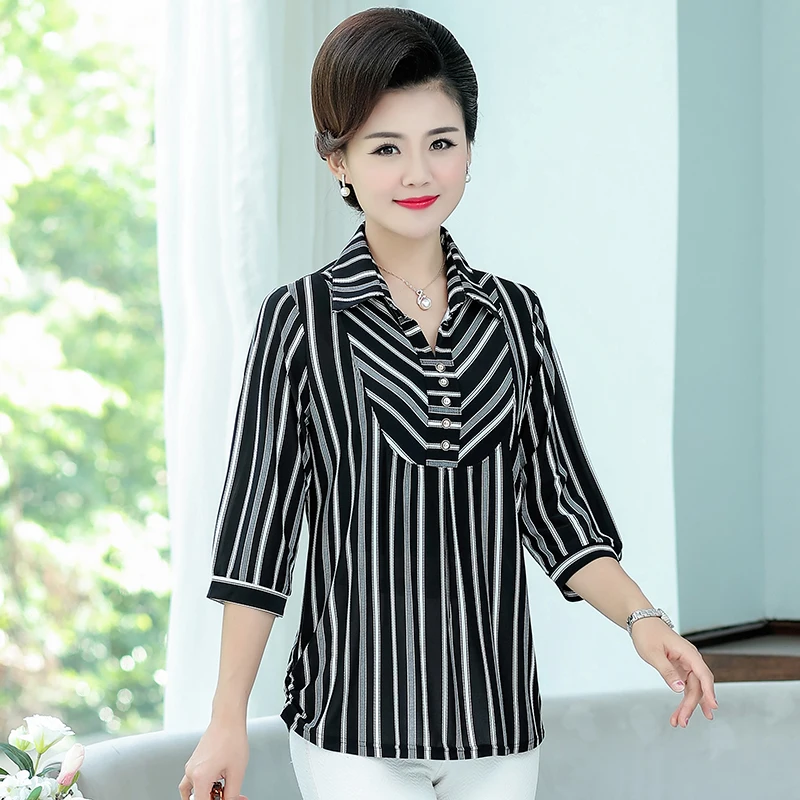Женская полосатая блузка среднего возраста Новинка лета весны 2019 рукав три