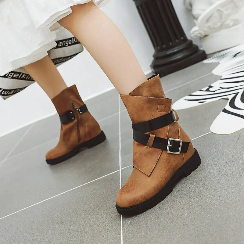 Ботинки женские со шнуровкой на плоской подошве и боковой молнией | Обувь