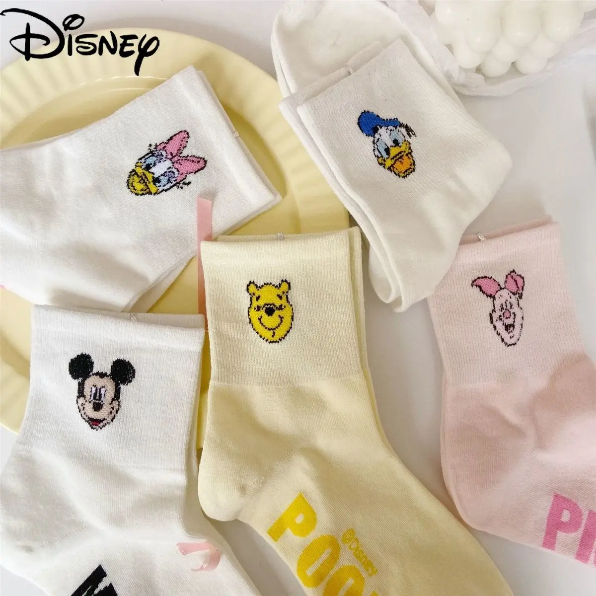 

Disney Breathable and Deodorant College Wind Sports Socks 3 Pairs of Random Cartoon Socks Female Mid-tube Japanese Pure Cotton