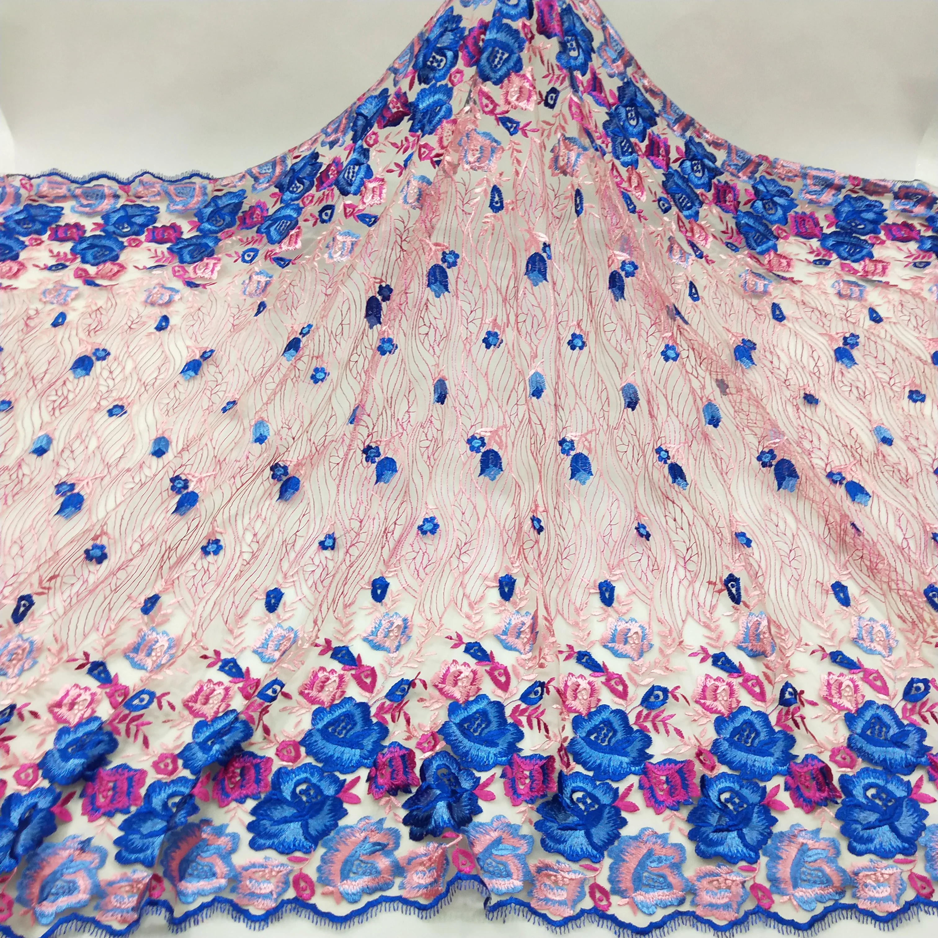 Французские кружевные ткани разных цветов с большим цветочным узором для