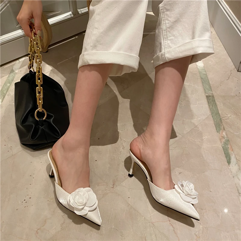

New pu Leather Kitten Heel Women Sandals Slip On Mules Buckle Strap Pumps Designer Flower Pointed Toe Party