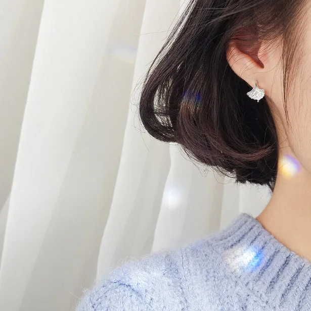 

Ginkgo Leaf Shape Ear Hook S925 Sterling Silver Ear Clip Temperament Simple Style Stud Earrings for Sensitive Ears