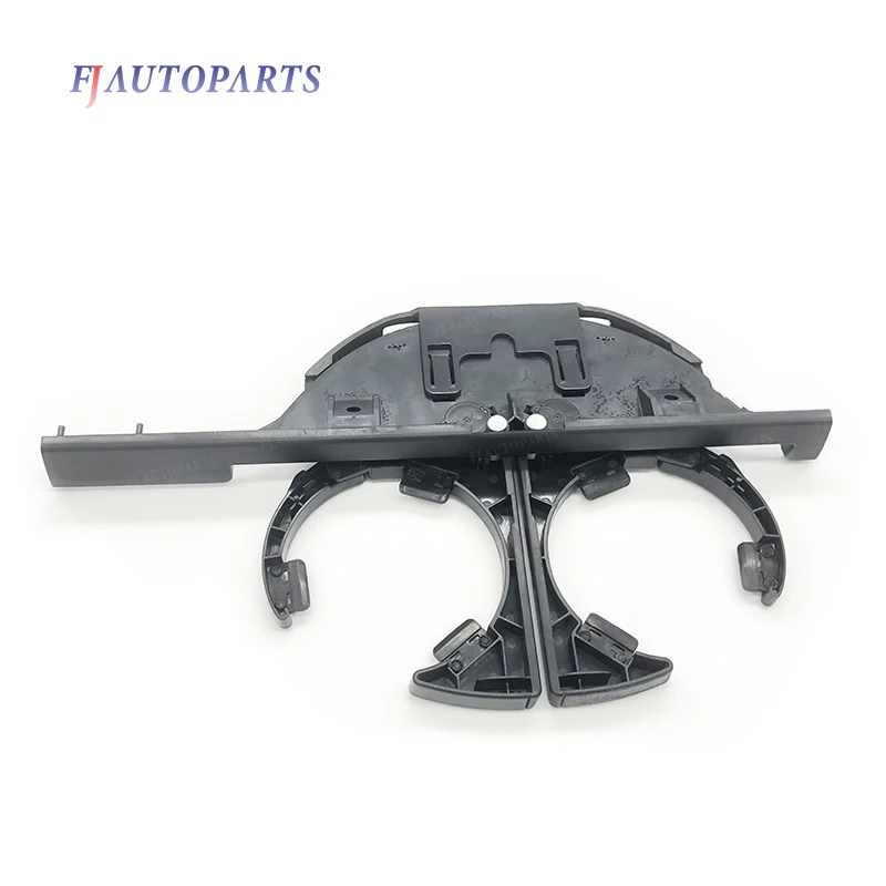 Передний держатель для напитков подстаканник BMW 5 серии E39 (96-04) RHD 51168190206 |