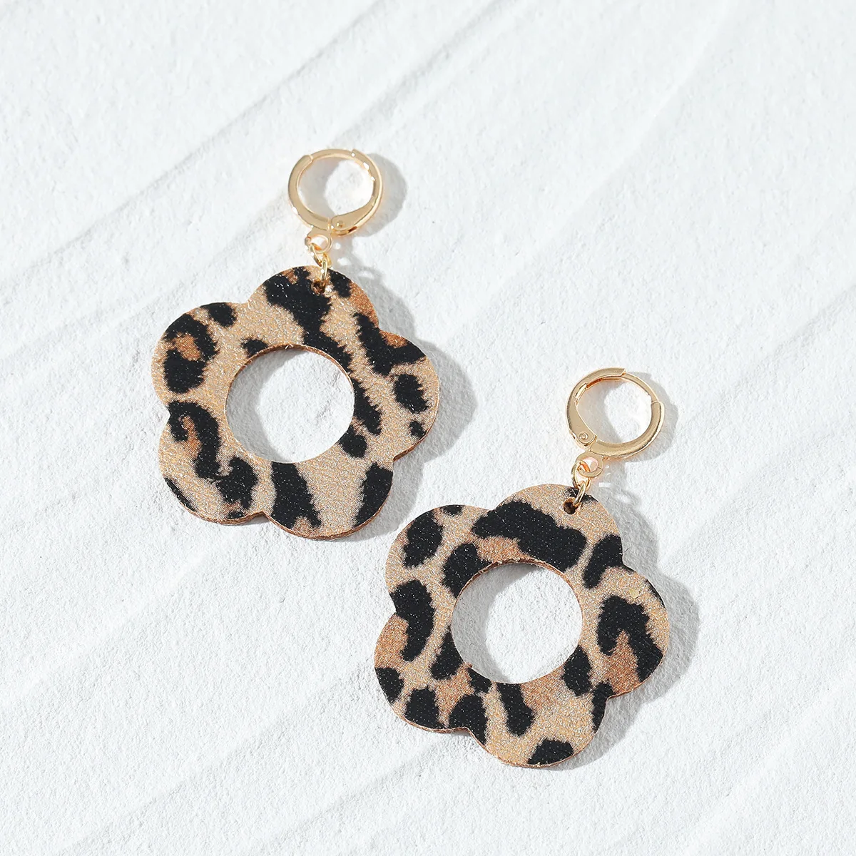 

Winter New PU Imitation Leather Leopard Flower Drop Earrings For Women