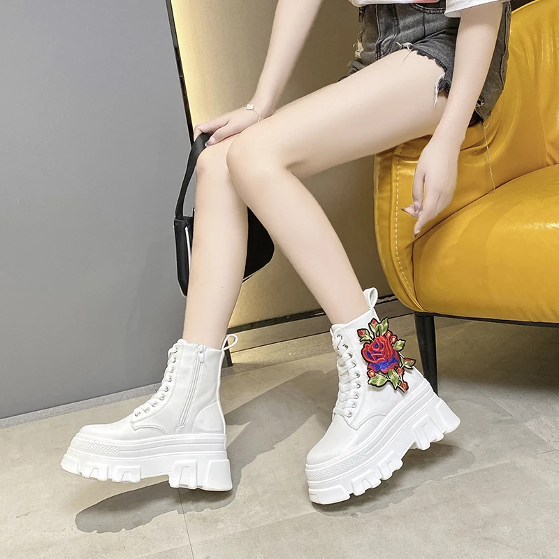 2022 New Platform Winter Boots Women Fashion Flower Ladies Vulcanized Shoes Casual Chunky Sneakers Women Zapatillas De Mujer