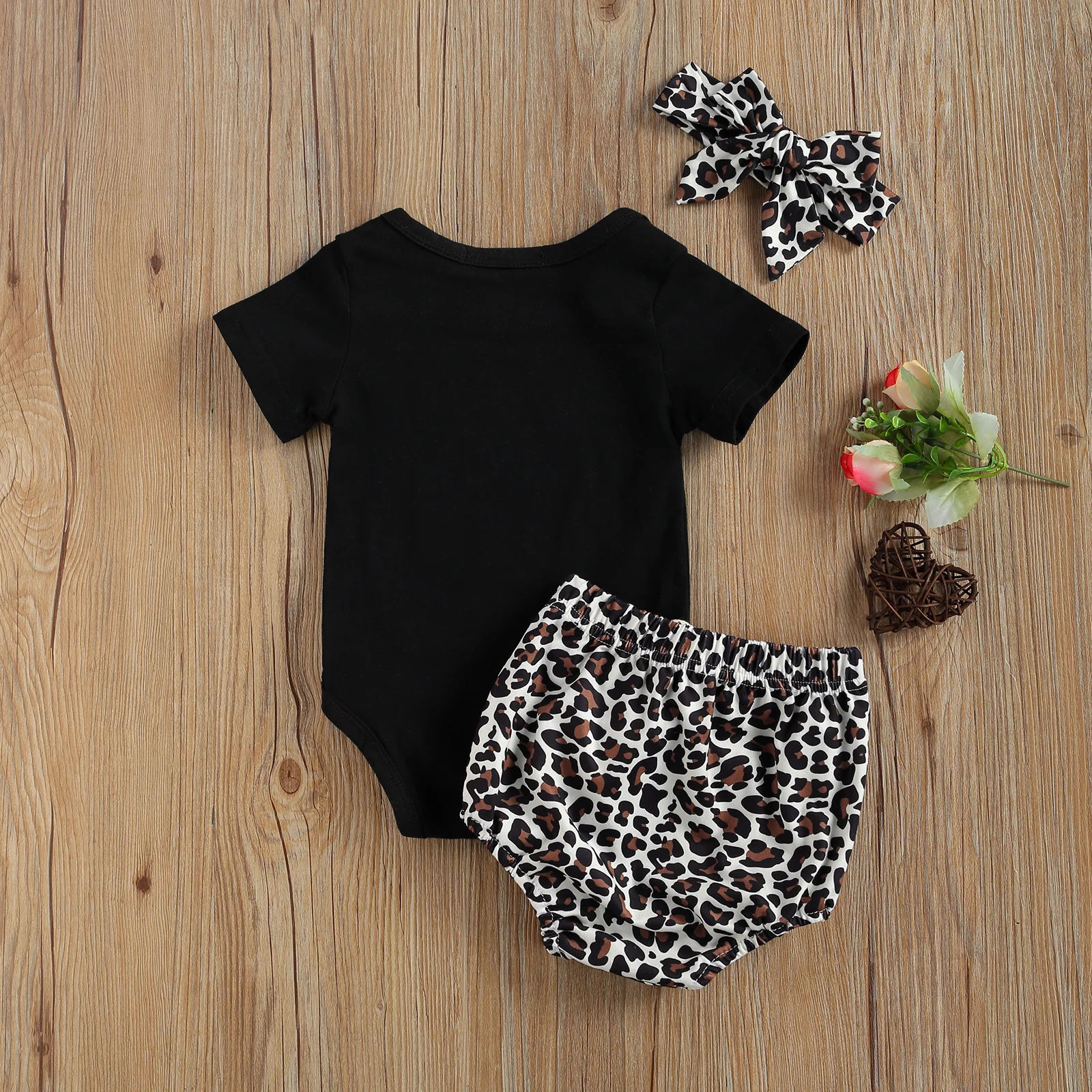 

0-18M MAMA GIRL Infant Baby Girl Clothing Letter Print Short Sleeve Romper Top+Bow Leopard Print Triangle Shorts+Headband