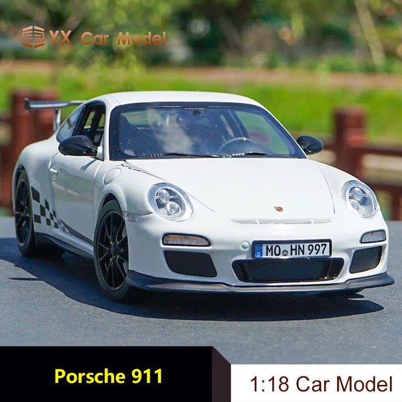 

Модель автомобиля NOREV 1:18 Porsche 911 GT3 RS 2010 из сплава