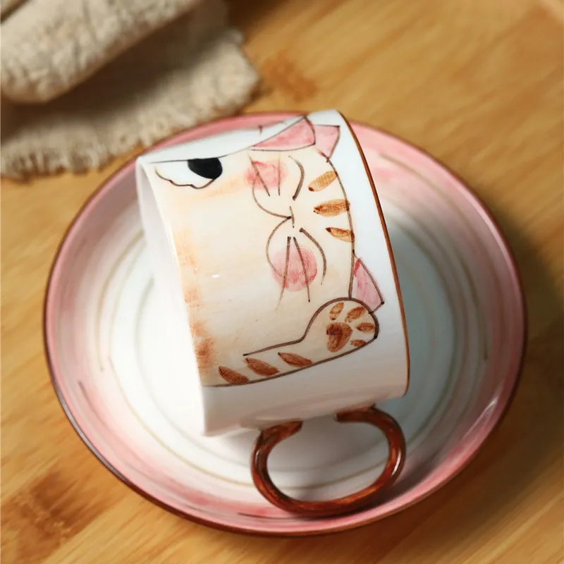 

Hand Painted Underglaze Coffee Mugs Lucky Cat Coffee Cup and Saucer Cat Creative Gift Gift Box Juego De Tazas De Cafe Drinkware
