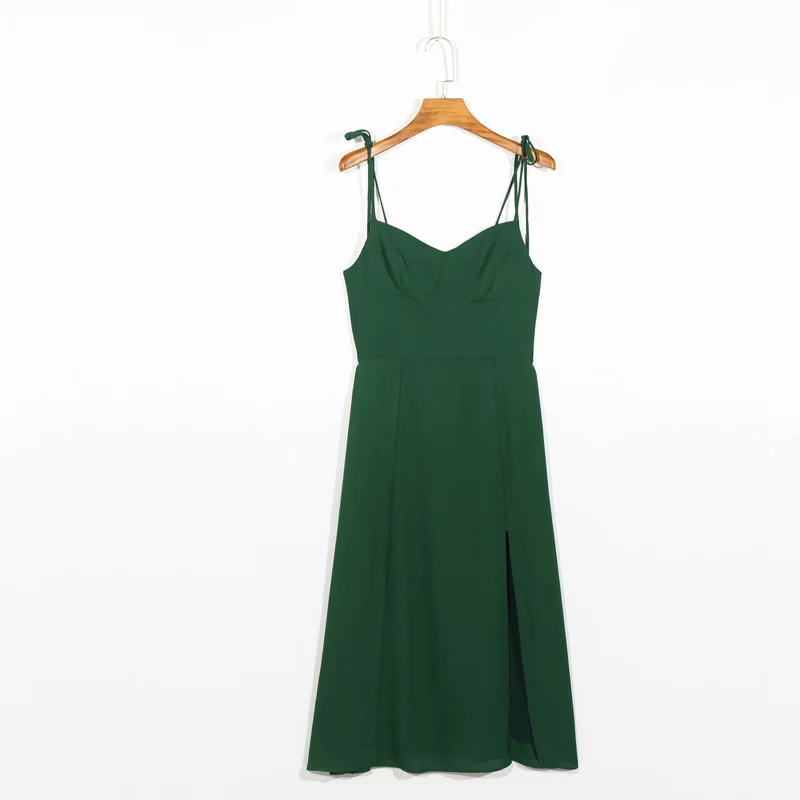

Летнее женское повседневное однотонное приталенное платье на бретельках с разрезом