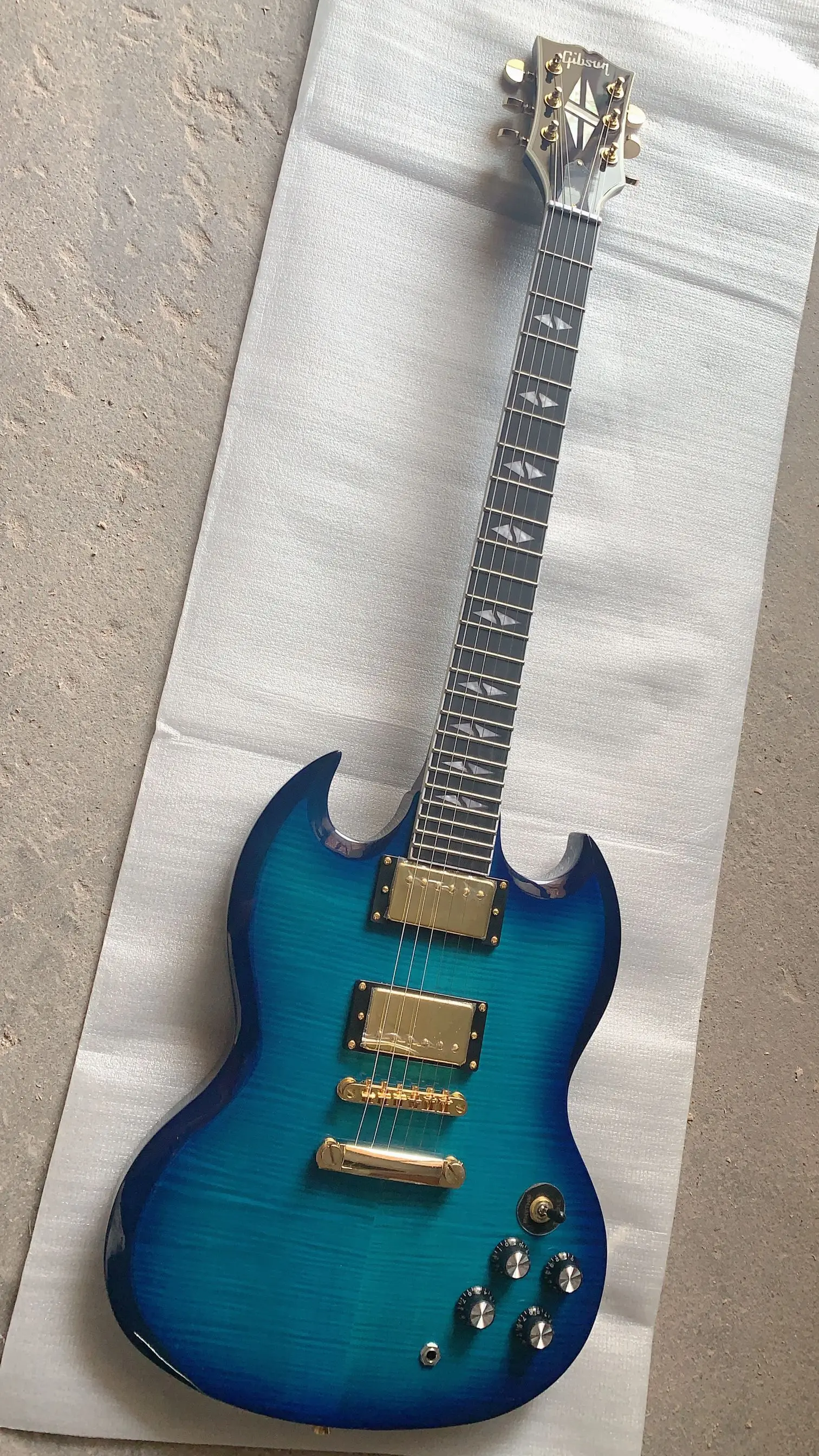 Новое поступление 6-струнная Электрогитара SG высшего качества в Blue Burst 190705 |