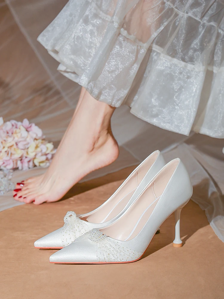 

Lace Flowers Heels Minority Wedding Shoes French Dress Bride Shoes White Satin High Heels Thin Heels Female Pointed Temperament