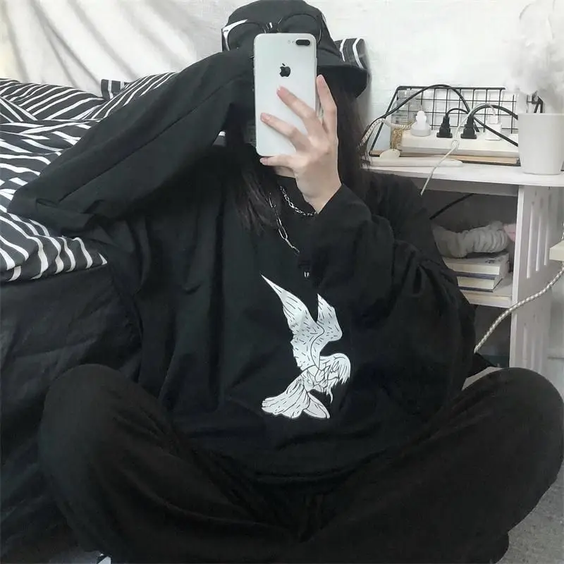 

Long sleeve t-shirt men's and women's large size loose and versatile student's bottom coat fashion soft goth aesthetic Print