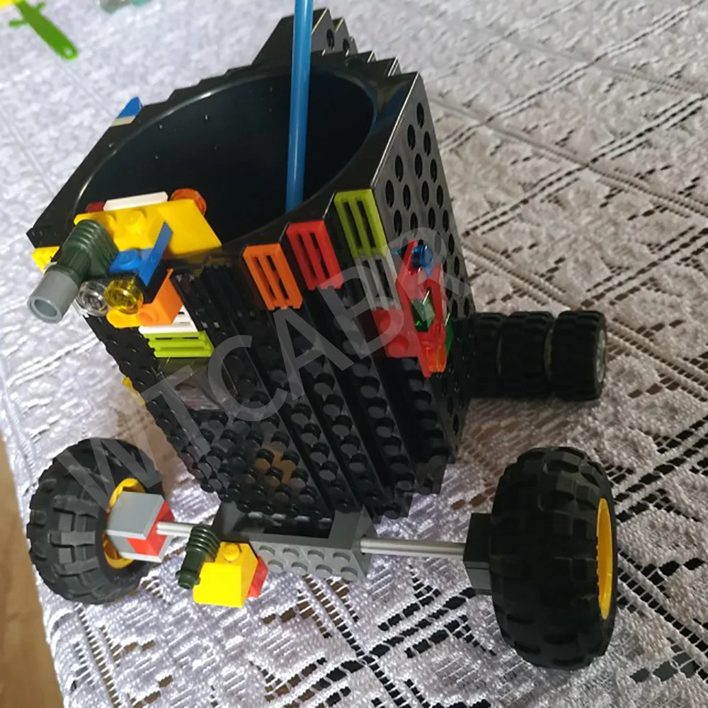Фото 360 мл милая кофейная дорожная чайная кружка, совместимая с Lego, встроенный кирпич, молочный пластик, креативная чашка, держатель для воды, рождественские кружки для питья №4