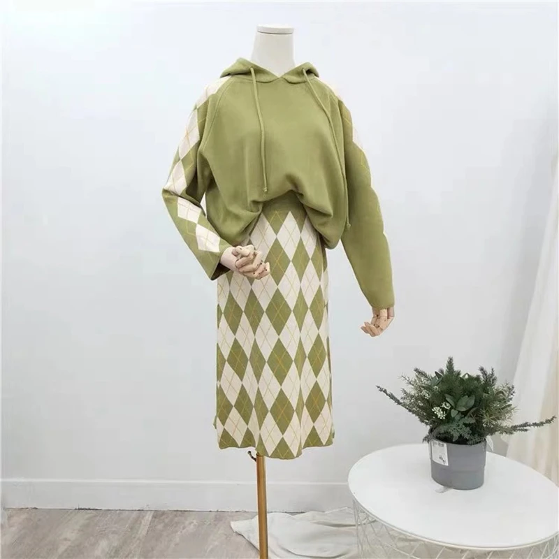 green Genayoa повседневные женские комплекты из двух предметов,, вязаные женские костюмы, юбки и топы, клетчатая юбка миди, свободный свитер с капюшоном, зимний костюм - Цвет: green
