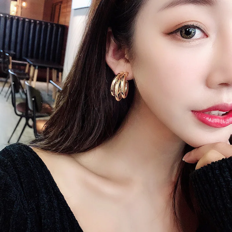 

Golden Big Hoop Earrings Korean Geometry Metal Gold Earrings For women Female Retro Chrismas Earrings 2020 Trend Fashion Jewelry