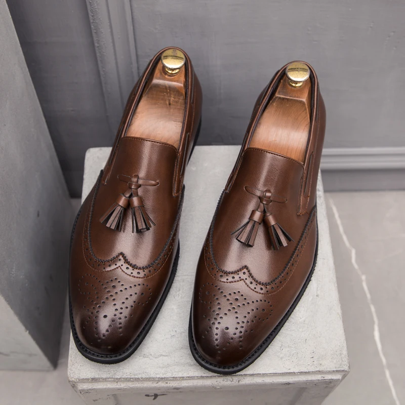 

New luxury men's casual shoes leather men's formal shoes brogue elegant banquet wedding social office men's dress shoes
