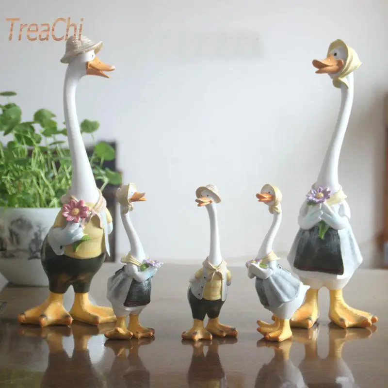 

Fashion New Creative Cartoon Simulation Duck Home Garden Courtyard Decoration Resin Animal Painted Crafts