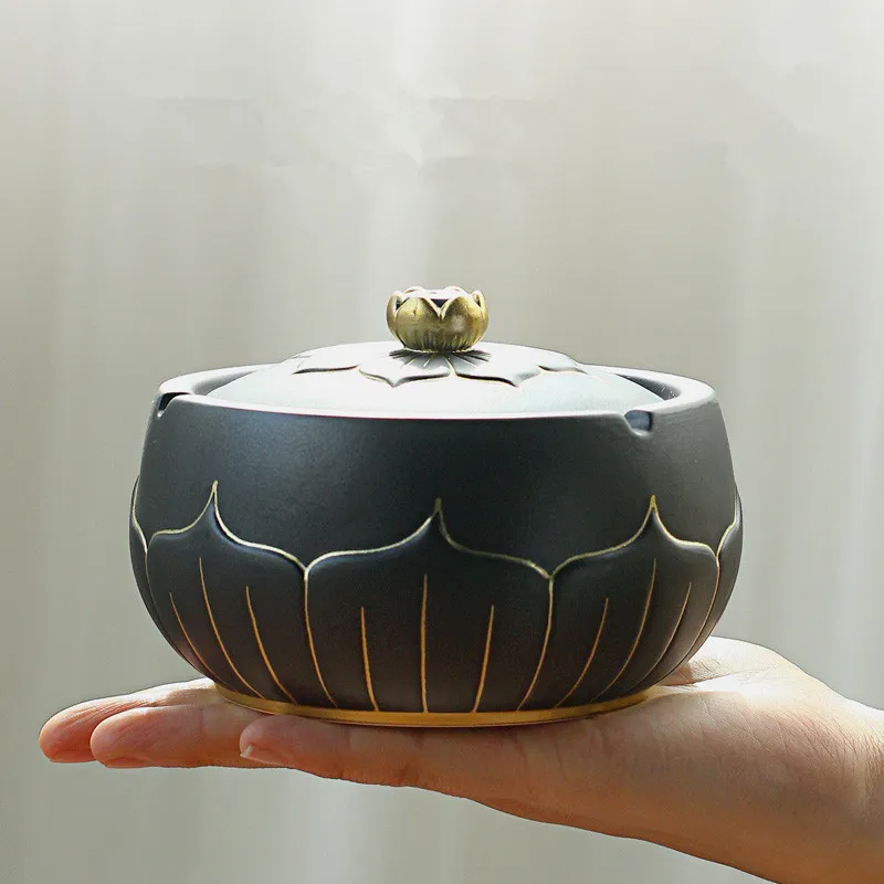 

WHYOU 1piece Lotus Car Ashtrays with Lid Funny Cigarettes Ash Trays Decoration Home Furnishing Business Boyfriend Gift