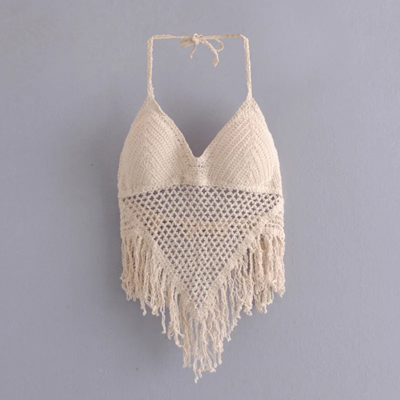 Женский укороченный топ без рукавов с вырезами и кисточками |