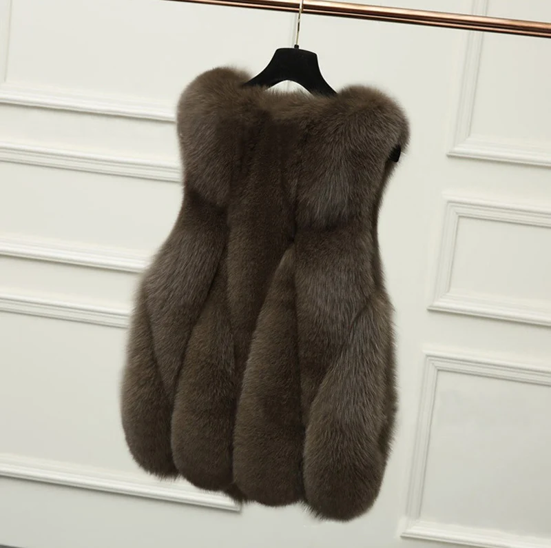 Жилет женский из искусственного меха приталенный Осень-зима D538 размера плюс |