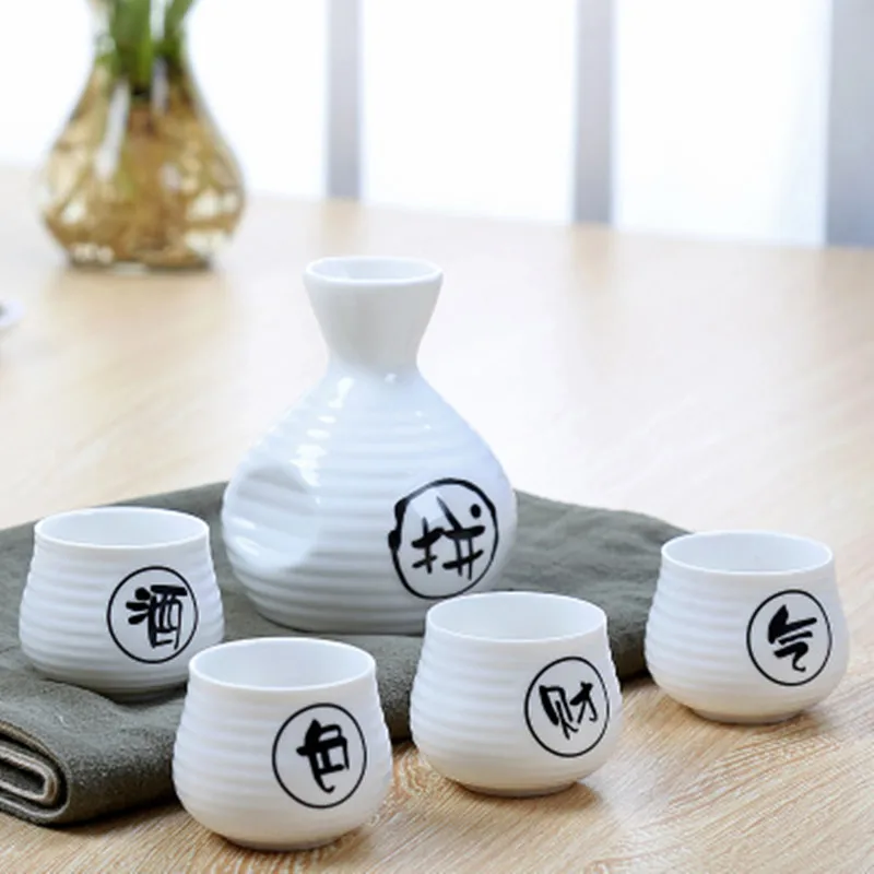 

1 Pot 4 Cups Japanese Sake Set Wine Vintage Ceramic Wine Bottle Flagon Liquor Spirits Separator With Stopper Drinkware Bar Set