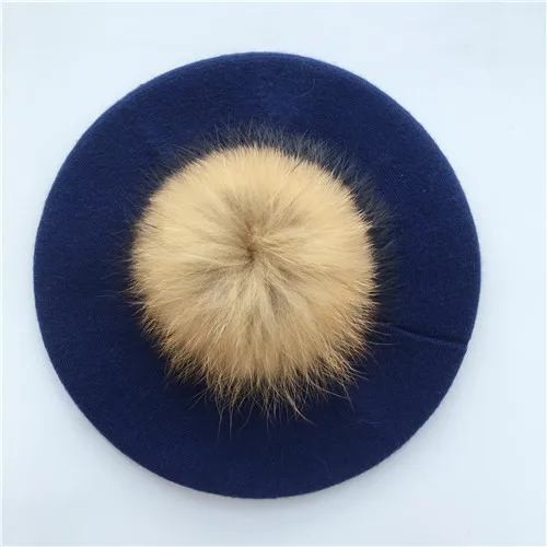 Navy natural fur Женский берет, шапка с натуральным большим меховым помпоном, Зимний вязаный шерстяной берет, натуральный мех енота, шапка с помпоном, одноцветная, высокое качество, женский берет - Цвет: Navy natural fur
