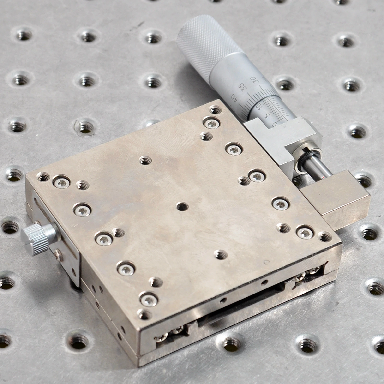 

X-axis одномерный оптический ручной Точный микрометр точная настройка мобильного перемещения скользящий стол 80*80 мм сталь б/у