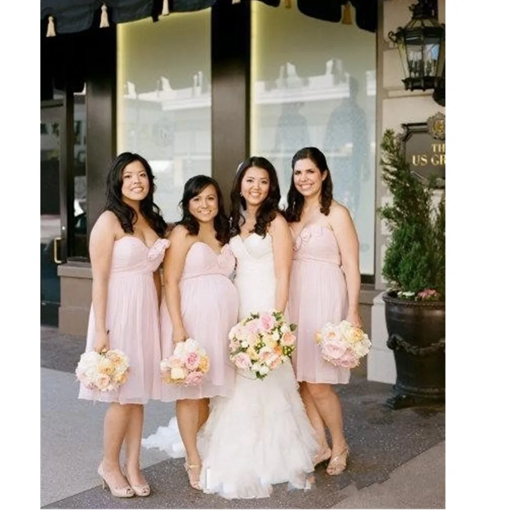 

Pale Pink Knee-Length Chiffon Bridesmaid Dresses Ruched Sweetheart Handmade Flowers A-Line Maid Of Honor Dress Formal Gown WD40