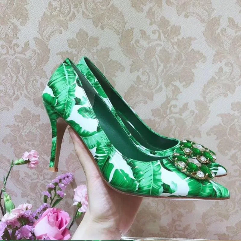 Туфли на высоком каблуке с острым носком разноцветные | Обувь