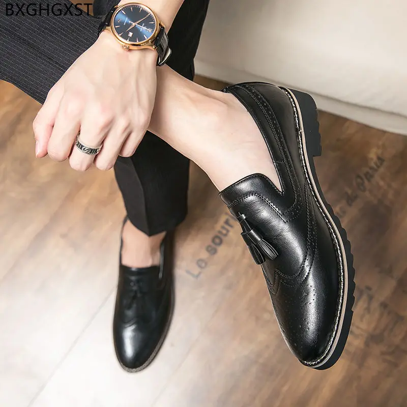 Brogue Dress Shoes Men Tassel Formal Cover Shoes for Men Stylish Loafers Wedding Shoes Bride 2023 Sapato Social Masculino туфли images - 6