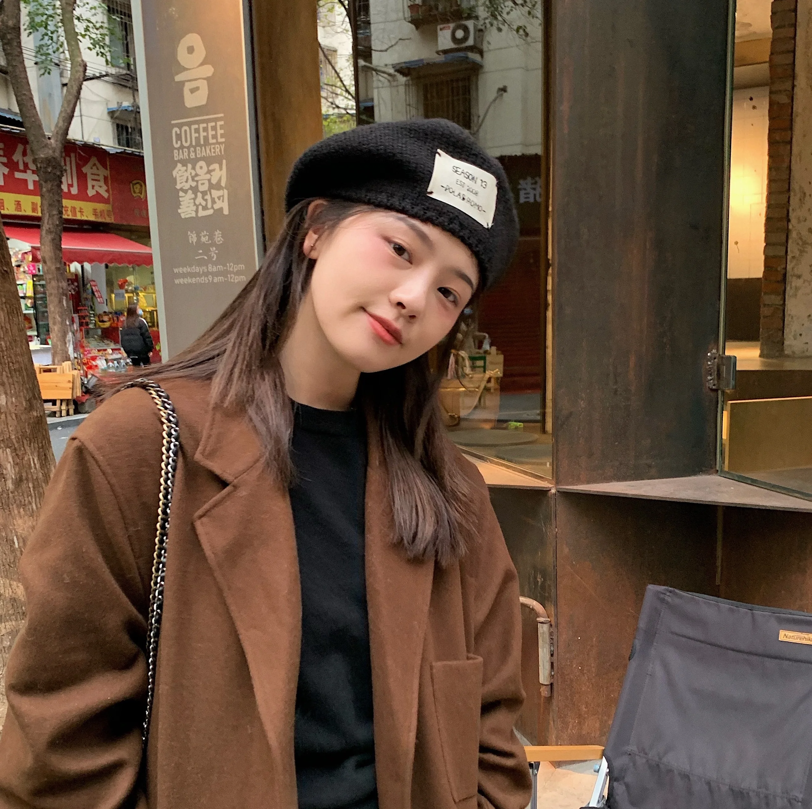 

2021 New Ladies Paste Sunken Shape Knit Beret Children Autumn Winter Warm Joker Japanese Woollen Hat Tide