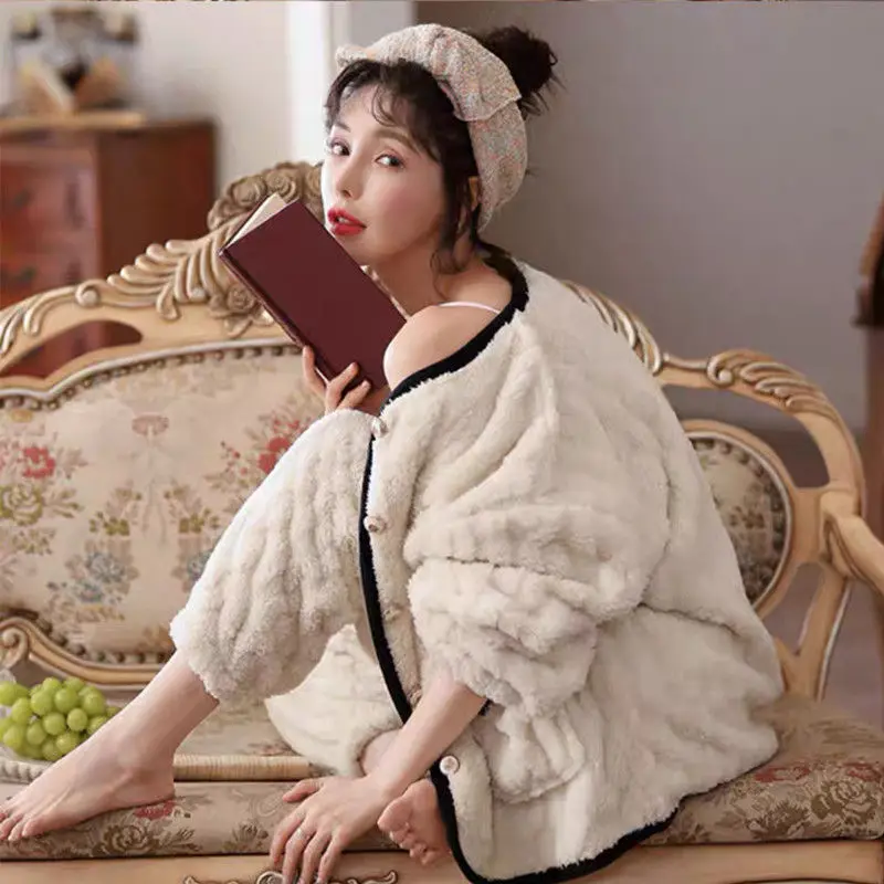 2021 New Plush Thickened Coral Velvet Pajamas Women's Autumn and Winter Flannel Winter Warm Women's Home Clothes Women's Pajamas