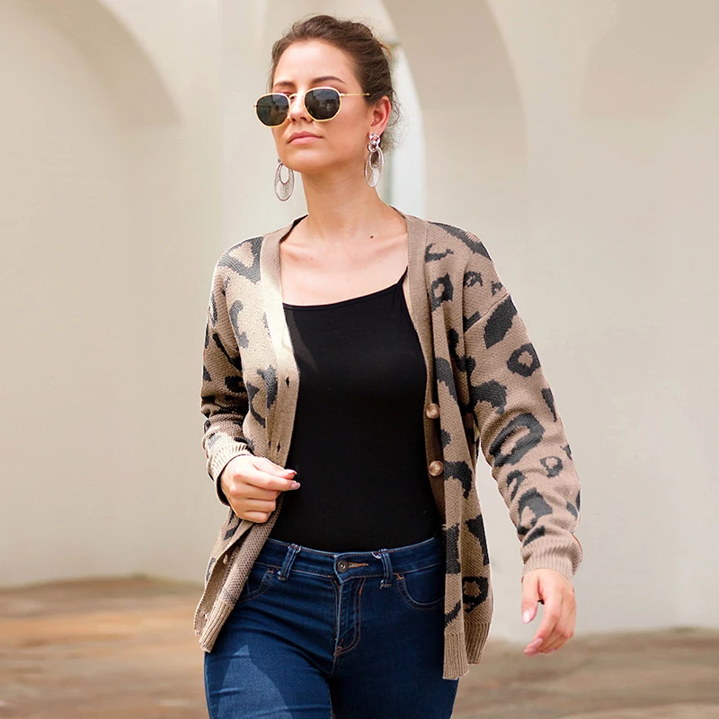 Женский трикотажный кардиган на пуговицах спереди с длинным рукавом| |