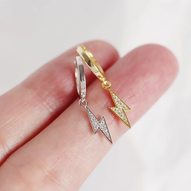 GHIDBK Ins Little S925 Серебряные кубические циркония очаровательные серьги-кольца Мини молния болт CZ серьги Изящные Huggie серьги женские Aros
