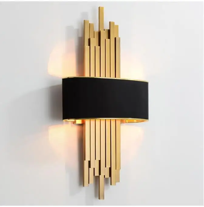 Настенный светодиодный светильник в металлической трубе для гостиной