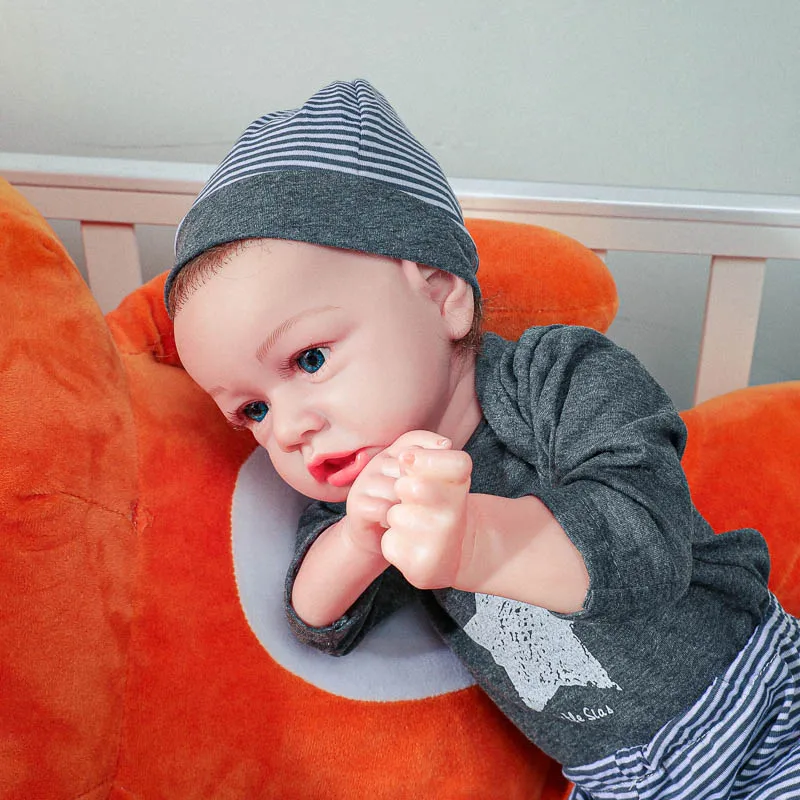 

55CM Lifelike Reborn Baby Doll Boy With Blue Eyes Hat 22 Inch Full Silicone Vinyl Boy Doll Newborn Doll Crooked Mouth Doll Toy