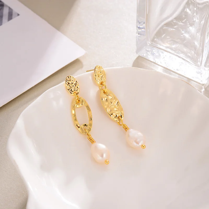 

Dorado Hot Irregular Chunky Freshwater Pearl Drop Earring For Woman Party Geometric Hollow Metal Brincos Delicate Jewelry Gift