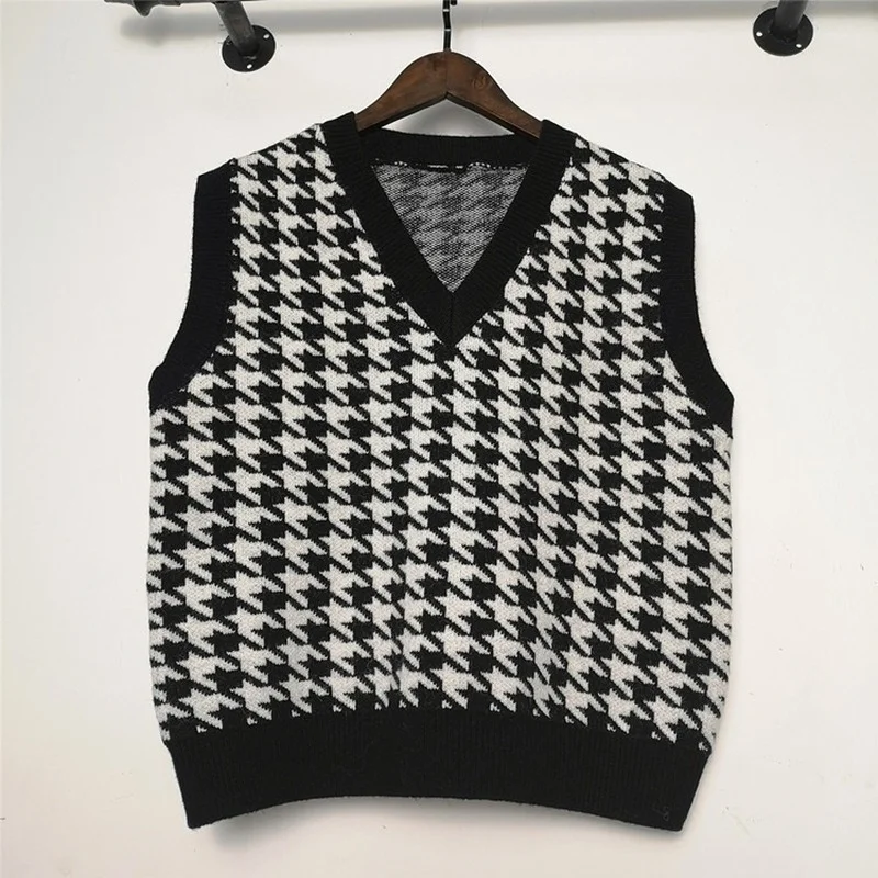 

Plaid Black Vest Women Korean Knitted Sweater Vest 2021 Autumn Loose Houndstooth V-neck Knitted Pullover Top Women Waistcoat