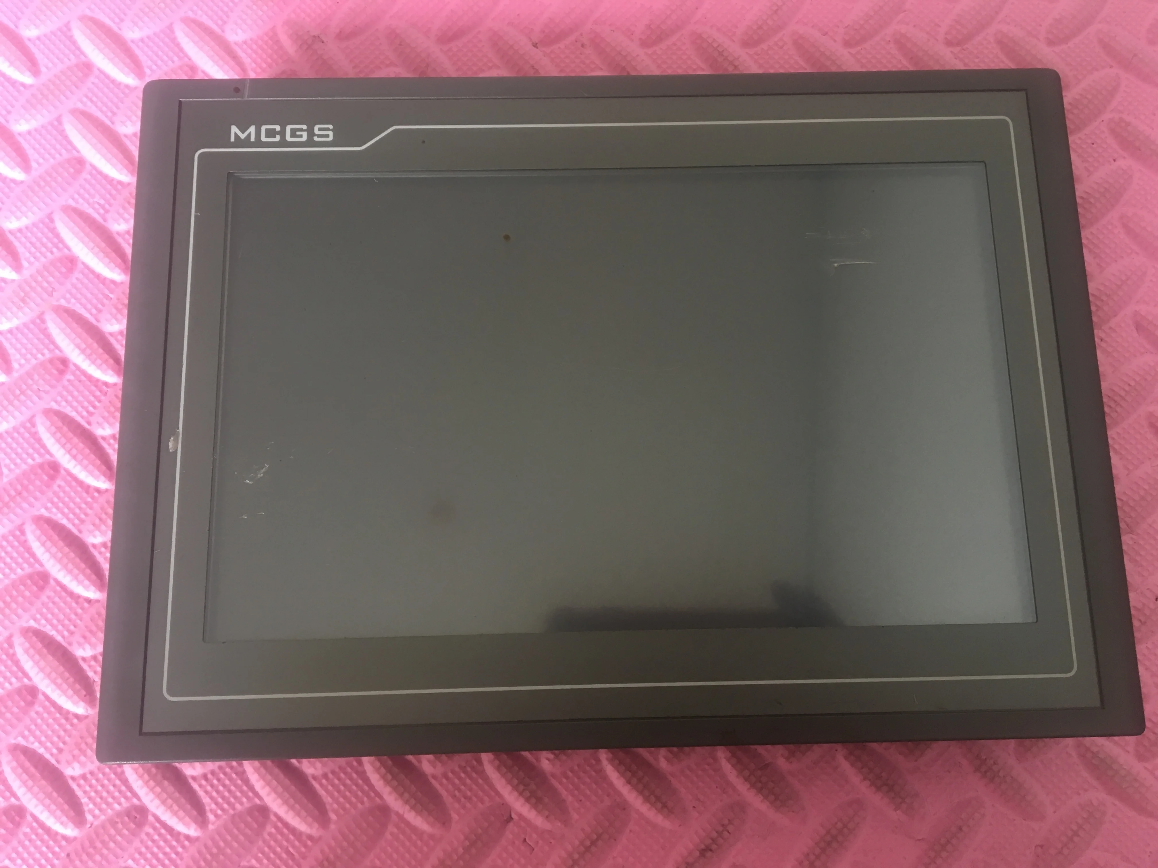 

Touch screen TPC1062KX , USED 90% appearance new ,3 months warranty , in stock free shipping