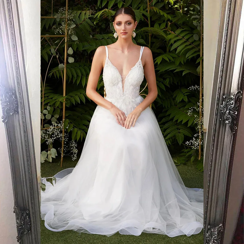 

YQLNNE Simple Off White Tulle Wedding Dress Illusion V-Neck Straps Appliques Beaded Plunging Bodice Bridal Gown Sleeveless