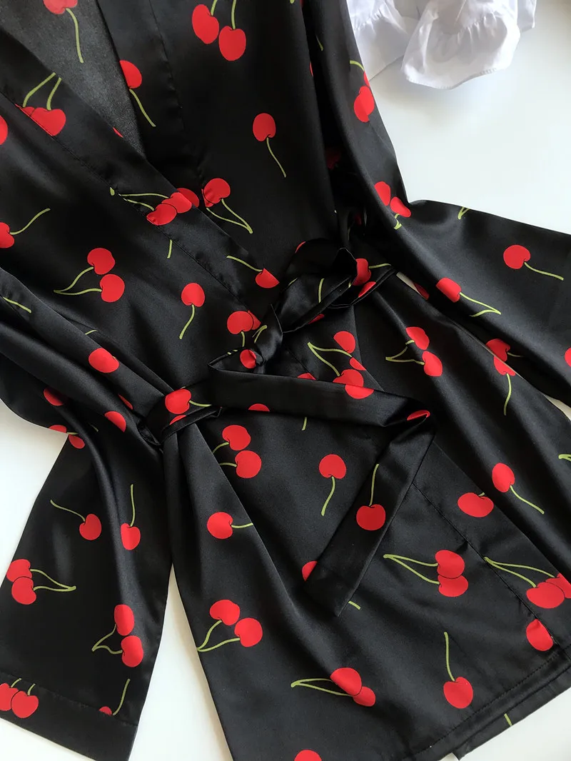 Женская пижама из трех предметов черная шелковая атласная Домашняя одежда