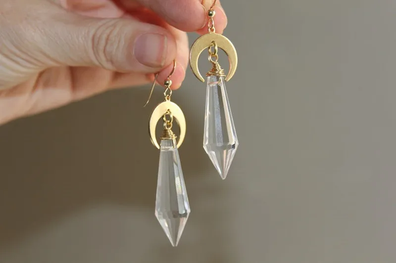 Подвески в виде луны и солнца