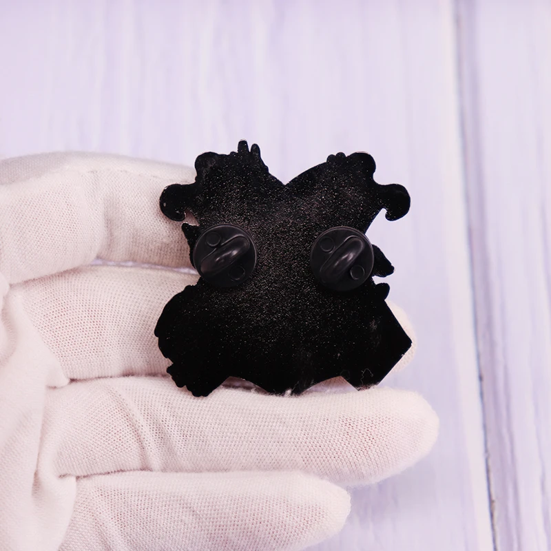 Эмалированная заколка в стиле Хогвартс для студийной фотосъемки Хаяо Миядзаки