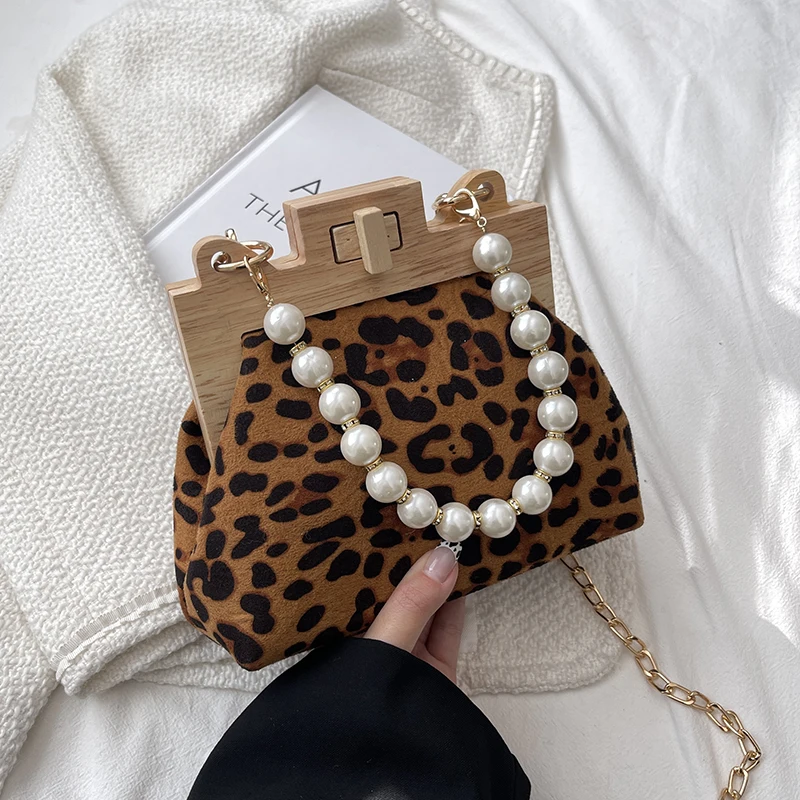 

Leopard PU Leather Clip Bag for Women 2021 Small Chain Beading Shoulder Belt Lady Shell Crossbody Bags Fashion Handbags Clutch